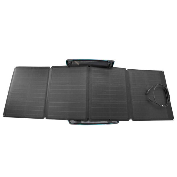 Solar Panel 110W portabel, schwarz, aufgestellt.