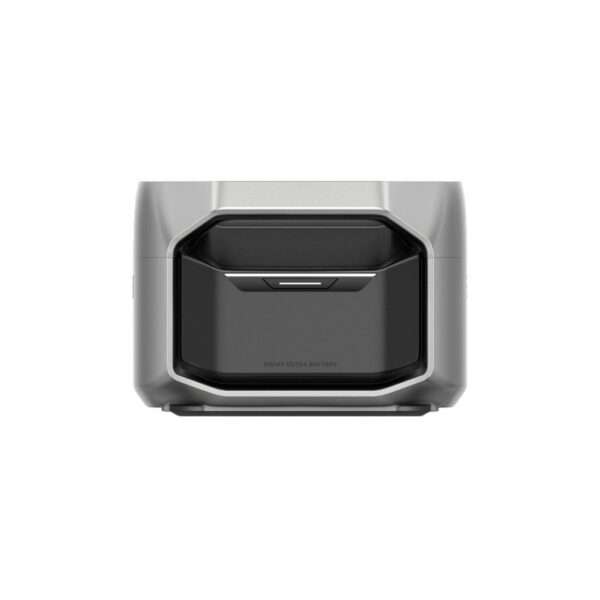 Eine kompakte, rechteckige, intelligente Zusatzbatterie mit einem eleganten grauen Äußeren. Auf der Vorderseite befindet sich ein schwarzes Fach mit einer kleinen, rechteckigen Öffnung, die wahrscheinlich zum Aufladen oder Anschließen dient. Das Design ist modern und minimalistisch und unterstreicht die Funktionalität.