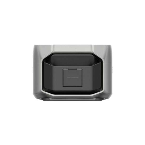Ein schlankes, silbernes Gerät mit quadratischem Design, das ein Fach mit der Aufschrift EXTRA BATTERY PORT besitzt. Die Vorderseite weist eine glatte, minimalistische Ästhetik auf, und die Kanten sind für ein modernes Aussehen abgerundet. Die Gesamtausführung verleiht ihm ein modernes und funktionelles Aussehen, das wahrscheinlich für den elektronischen Gebrauch bestimmt ist.