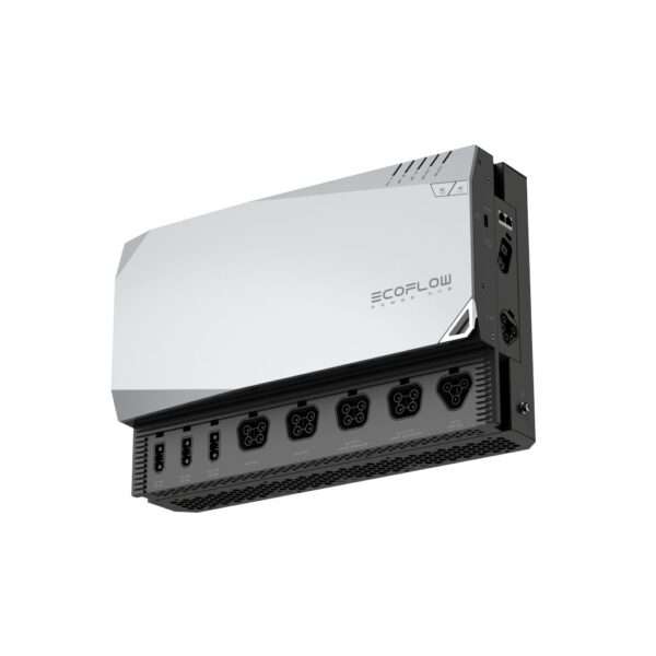 Ein EcoFlow Power Hub mit einem schlanken, modernen Design in Silber und Schwarz. Das Gerät ist mit mehreren Ausgangsanschlüssen ausgestattet, darunter AC- und USB-Optionen, die eine vielseitige Stromverteilung ermöglichen. Seine kompakte Form eignet sich für die Montage oder Platzierung in verschiedenen Umgebungen und unterstreicht Funktionalität und Stil. Die Oberseite ist glatt und reflektiert das Licht, während die Belüftungsöffnungen an der Unterseite den Luftstrom für eine optimale Leistung fördern.