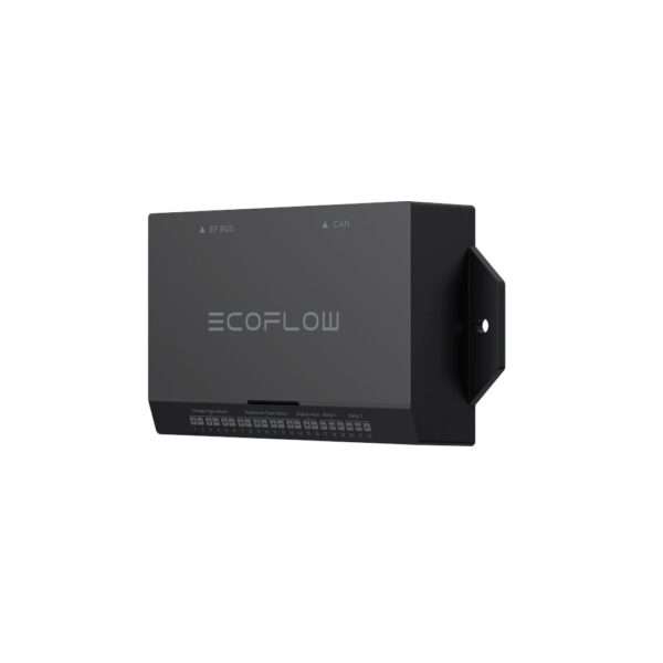 Ein schlankes, rechteckiges, schwarzes elektronisches Gerät mit dem Markennamen ECOFLOW an prominenter Stelle. Es verfügt über mehrere Eingangs-/Ausgangsanschlüsse und Kontrollleuchten auf der Vorderseite sowie über beschriftete Bereiche für verschiedene Funktionen. An einer Seite ist eine Halterung angebracht, die eine Wandmontage nahelegt. Das Gesamtdesign ist modern und minimalistisch und eignet sich für technische Anwendungen.