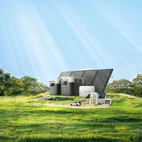 Eine futuristische Landschaft mit einer Solaranlage, einschließlich Solarpaneelen und Energiespeichern, die in einem üppig grünen, von Bäumen umgebenen Feld aufgestellt ist. Die Szene vermittelt ein nachhaltiges Energiethema, wobei das einfallende Sonnenlicht die innovative Technologie hervorhebt. Im Vordergrund ist ein kleines, modernes Gebäude zu sehen, das auf einen umweltfreundlichen Wohnsitz hindeutet.