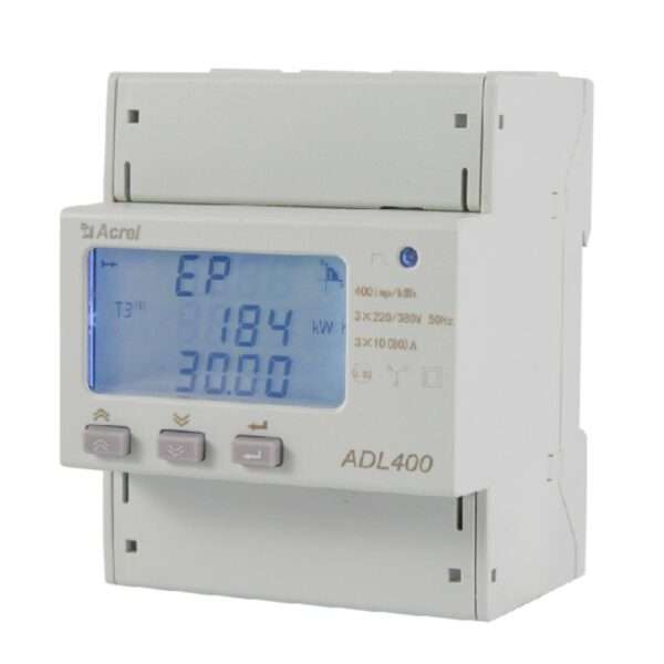 Digitales Energiemessgerät mit einem übersichtlichen LCD-Display zur Anzeige des Energieverbrauchs. Das Gerät trägt die Bezeichnung Acrel ADL400 und zeigt Werte wie den Kilowattverbrauch (184 kW) und andere Messgrößen an. Es verfügt über drei Tasten für die Navigation und die Anpassung der Einstellungen. Das Gehäuse ist weiß und hat ein kompaktes, rechteckiges Design, das sich für die Montage in Schalttafeln eignet.