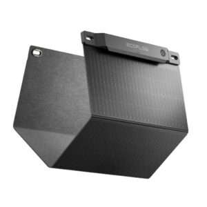 Ein elegantes, faltbares Solarpanel mit dunkelgrauer Oberfläche. Das Design zeichnet sich durch eine stabile Struktur mit einem auffälligen ECOFLOW-Logo an der Oberseite aus. Das Panel ist abgewinkelt, wodurch seine strukturierte Oberfläche und die Solarzellen gut zur Geltung kommen, und verfügt über zwei Befestigungspunkte für eine sichere Montage. Ideal für die mobile Stromerzeugung.